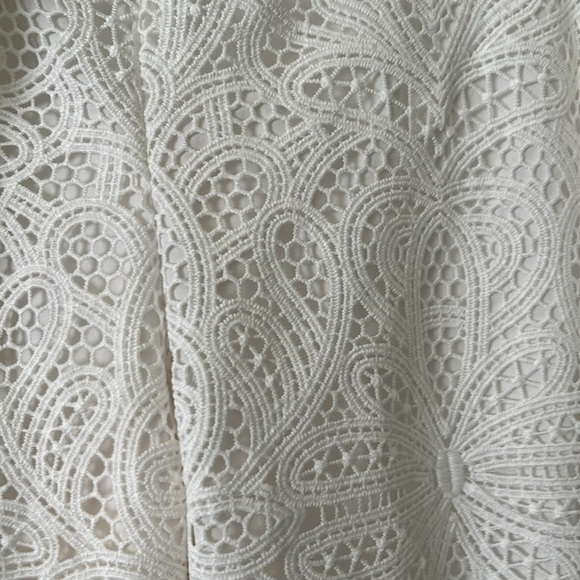 Ralph Lauren white pant set for a white party or a date night - Picture 2 of 5